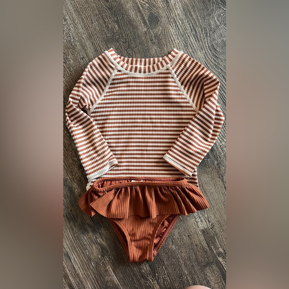 Rylee & Cru swim